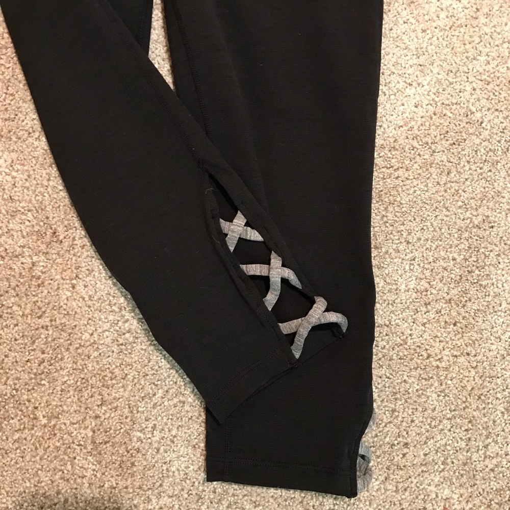 The Manduka Capris for yoga workout black